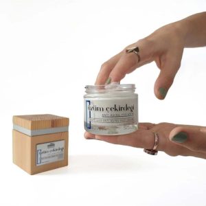 کرم صورت اورجینال برند Awe laboratories کد 167299564
