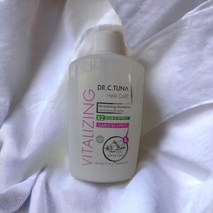 شامپو اورجینال برند Farmasi مدل Vitalizing Garlic Shampoo 500 Ml کد 712344681