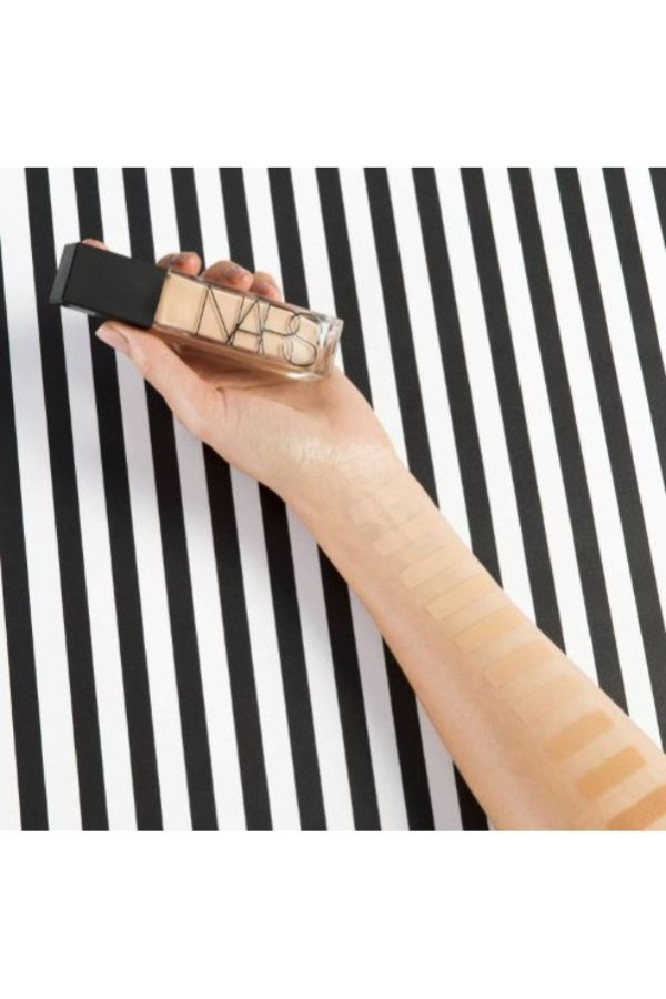 کرم فاندیشن اورجینال برند Nars مدل Natural Radiant Longwear Foundation کد 356885982 - Image 2