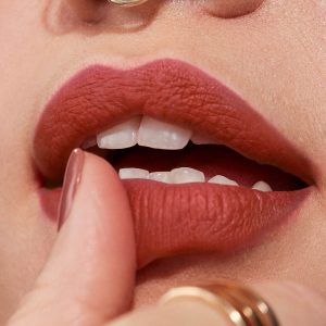 رژ لب اورجینال برند Avon مدل Power Stay Stylo Rujj کد 857607608