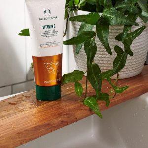 لایه بردار اورجینال برند The body shop کد 366372319